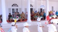 Pj Bupati Takalar menyaksikan kreativitas dan variasi barisan dari murid TK, hingga siswa SMA yang mengikuti karnaval dan gerak jalan.