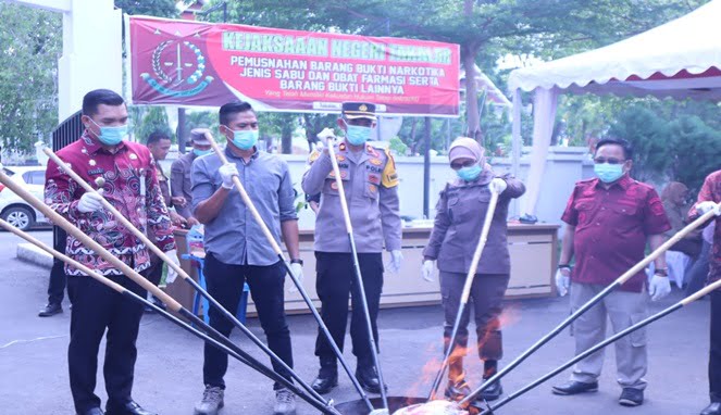 Sekda Takalar Hadiri Pemusnahan Barang Bukti Narkotika Sabu