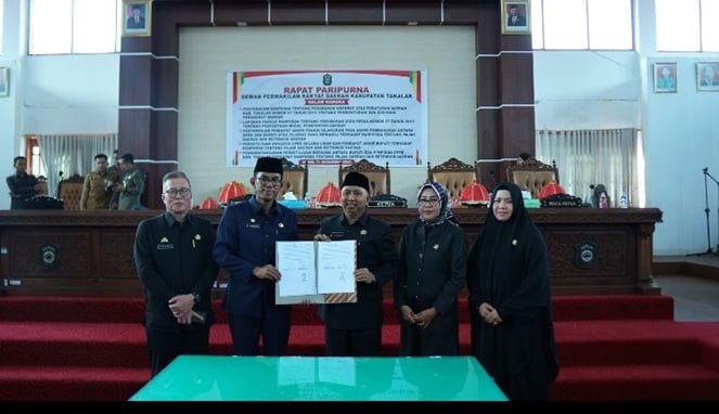 Pj. Bupati Takalar Sampaikan Pendapat Akhir Ranperda Pajak Daerah dan Retribusi Pj. Bupati Takalar Sampaikan Pendapat Akhir Ranperda Pajak Daerah dan Retribusi