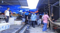 Sidak Pasar Sentral, Pj. Bupati Minta Kebersihan Pasar Diperhatikan