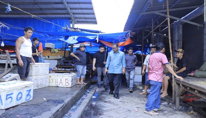 Sidak Pasar Sentral, Pj. Bupati Minta Kebersihan Pasar Diperhatikan Sidak Pasar Sentral, Pj. Bupati Minta Kebersihan Pasar Diperhatikan
