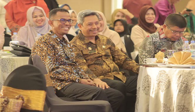 Pj. Bupati Bareng Pj. Ketua TP. PKK Takalar Hadiri Hari Ibu ke-95 Tahun 2023