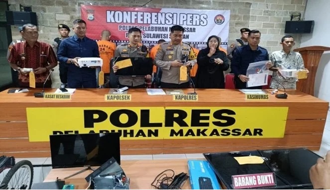 4 Pembobol Kantor Kelurahan di Makassar Dibekuk Polisi 4 Pembobol Kantor Kelurahan di Makassar Dibekuk Polisi