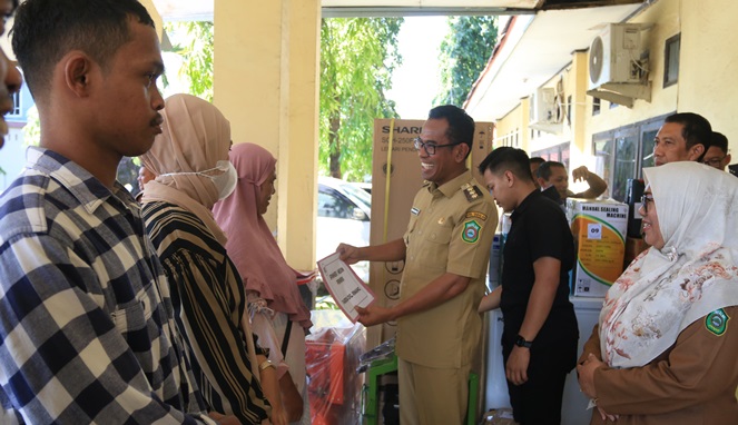 28 Pelaku UMKM Terima Fasilitas Peralatan Usaha dari Pj Bupati Takalar