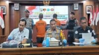 Kapolres Kobar AKBP Yusfandi Usman menyampaikan keterangan pers di Aula Satya Prabu Polres Kobar, Kapolres Kobar AKBP Yusfandi Usman menyampaikan keterangan pers di Aula Satya Prabu Polres Kobar