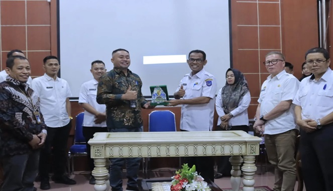 Pj. Bupati Takalar Teken MoU dengan PT. PLN Terkait PBJT