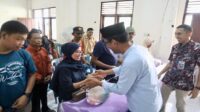Masyarakat Miskin Ekstrem dapat Sembako dari Pj. Bupati Takalar