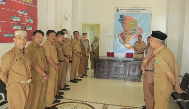 Pj. Bupati Sidak ke Sejumlah Kantor Pelayanan di Takalar
