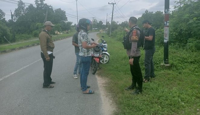 Polisi melakukan olah TKP wanita tewas dibegal di Kendari