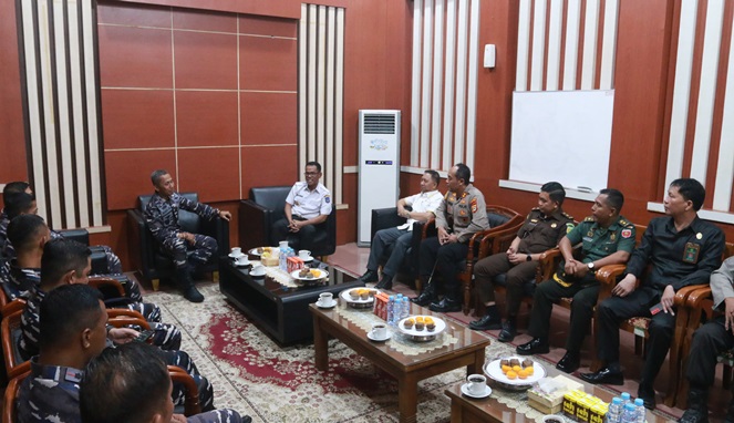 Pj. Bupati Takalar Terima Kunjungan Danlantamal VI Makassar Pj. Bupati Takalar Terima Kunjungan Danlantamal VI Makassar