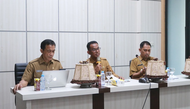 Pj. Bupati Kumpulkan Kepala OPD dan Camat se-Kabupaten Takalar Pj. Bupati Kumpulkan Kepala OPD dan Camat se-Kabupaten Takalar
