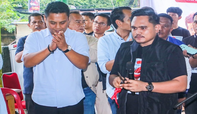 Andi Iwan Darmawan Aras (AIA) dan Ketua Relawan Mappatuju Arya Ashadi Pajeppui,