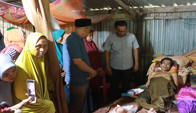 Pj. Bupati Takalar Kunjungi Warga Penderita Penyakit Lever dan Pembengkakan Hati