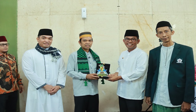 Gelar Tabligh Akbar, Pemkab Takalar Hadirkan Ustadz Abdul Somad Gelar Tabligh Akbar, Pemkab Takalar hadirkan Ustadz Abdul Somad