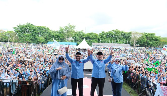 Kampanye Akbar ARASKA di Barru Dibanjiri Ribuan Pendukung dan Artis Dangdut
