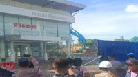 Lahan Showroom Mazda Pettarani Makassar Dieksekusi Aparat