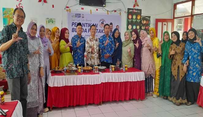 Rayakan Ulang Tahun ke-4, Bunda Pustaka SDN Borong Tampilkan Bakat Anak dan Ibu
