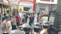 Aksi Koboi Didepan Polrestabes Makassar, Advokat dan Mahasiswa Diseret Paksa