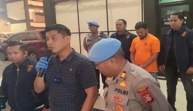 Proyek Tak Pernah Ada, Honorer Sulsel Gasak Uang Mahasiswi Rp 222 Juta Proyek Tak Pernah Ada, Honorer Sulsel Gasak Uang Mahasiswi Rp 222 Juta