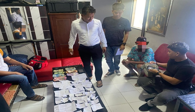 Sarang Togel di Sinjai Diobrak-abrik Polisi, 3 Pria dan Uang Tunai Diamankan