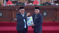 Bupati Takalar Sampaikan Ranperda Pertanggungjawaban APBD 2024 dan RPJMD 2025–2029 dalam Rapat Paripurna DPRD Bupati Takalar Sampaikan Ranperda Pertanggungjawaban APBD 2024 dan RPJMD 2025–2029 dalam Rapat Paripurna DPRD