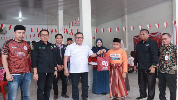 Khitanan Massal dan Donor Darah Warnai Peringatan HUT ke-80 RI di Takalar