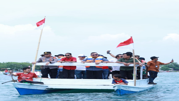 Bupati Takalar Lepas Pawai Perahu Merah Putih di Desa Biring Kassi