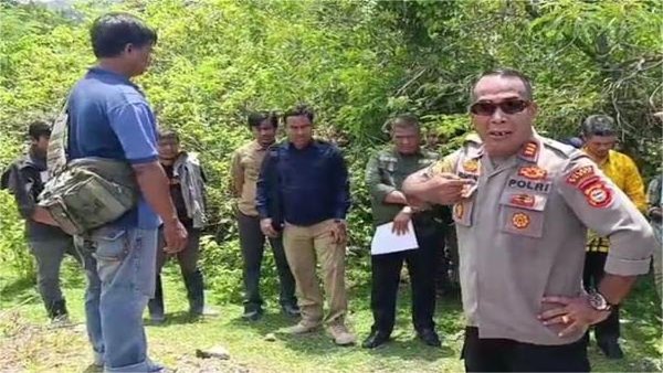 Kapolsek Mallusetasi Saat di Lokasi tambang Kapolsek Mallusetasi 'Ngamuk' di Lokasi Tambang, Bentak Wartawan