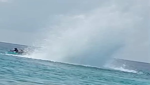 Bom ikan yang meledak di perairan tanakeke Bom Ikan Mengamuk di Tanakeke, Lingkungan Rusak, Pelaku Aman!