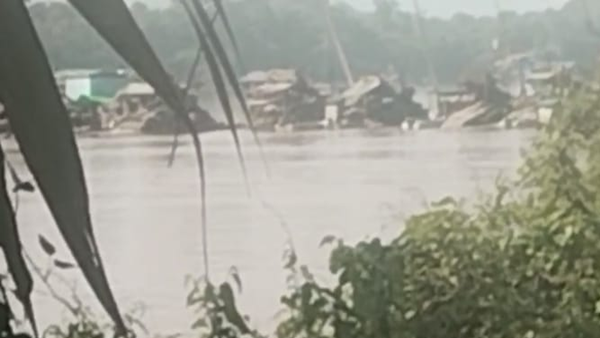 Tambang Emas 'Ilegal' Marak di Sekadau, Cuma Selemparan Batu dari Polres