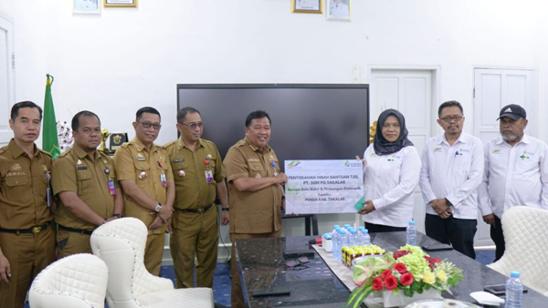 Bupati Takalar Terima Hibah TJSL dari PT SGN PG Takalar Bupati Takalar Terima Hibah TJSL dari PT SGN PG Takalar