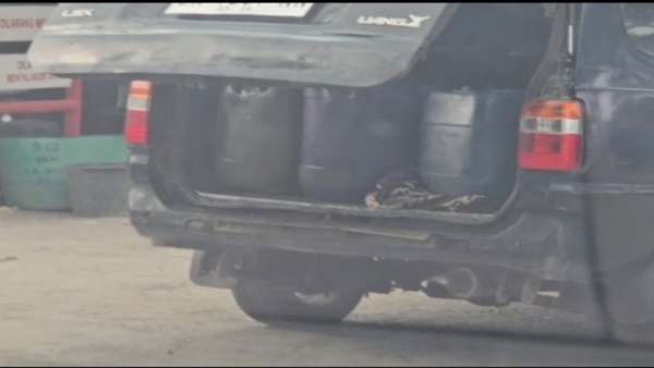 Solar Subsidi Dijual 'Bebas' di SPBU Soppeng, Siapa Bekingnya?