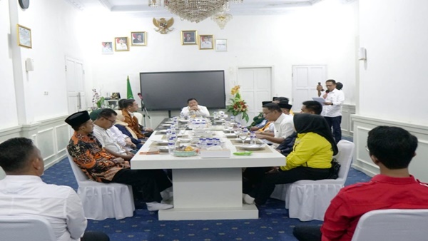 Pemerintah Kabupaten Takalar Tandatangani NPHD dan Serahkan Dana Bantuan Keuangan Parpol Pemerintah Kabupaten Takalar Tandatangani NPHD dan Serahkan Dana Bantuan Keuangan Parpol