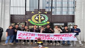 14 Kasus Korupsi Diduga Mangkrak, Kejati Sulsel Dikepung Aksi “Ziarah Kasus Mati"