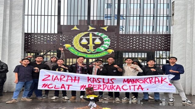 14 Kasus Korupsi Diduga Mangkrak, Kejati Sulsel Dikepung Aksi “Ziarah Kasus Mati"