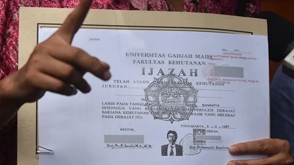 Babak Baru Uji Keaslian, Salinan Ijazah Jokowi Resmi Dibuka ke Publik
