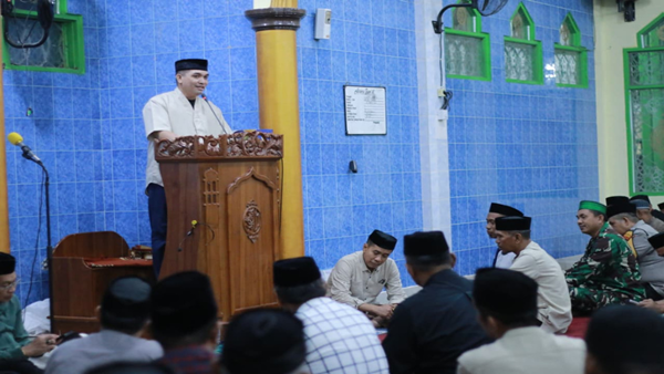 Sekretaris Daerah Kabupaten Takalar, Dr. Muhammad Hasbi, S.STP., M.AP., M.IKom, melaksanakan Safari Ramadan di Masjid Nurul Masyaariq Bilacaddi, Safari Ramadan di Pattallassang, Sekda Takalar Ajak Warga Tingkatkan Iman dan Dukung Digitalisasi