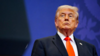 Donald Trump Resmi Hentikan Operasi Militer AS di Selat Hormuz