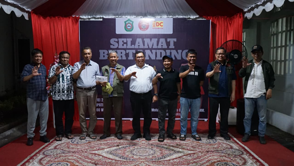Suasana Rumah Jabatan Bupati Takalar tampak ramai dan meriah saat Ikatan Alumni Teknik Universitas Hasanuddin (IKATEK Unhas) Daeng Manye Buka Turnamen Domino IKATEK Unhas, Ajang Pererat Silaturahmi Alumni