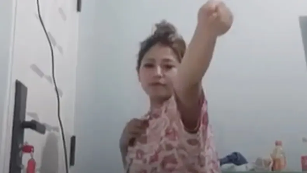 Heboh! Wanita Diduga dari Sidrap Pamer “Susu” Saat Live TikTok, Polisi Turun Tangan