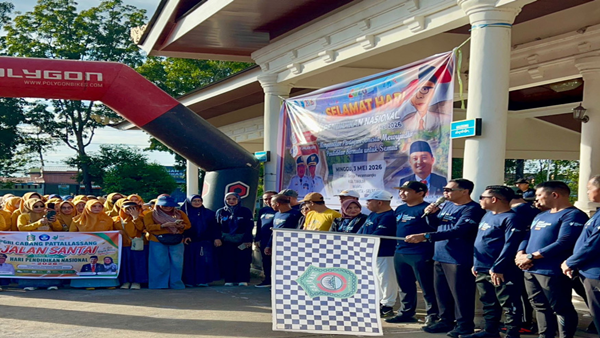 Kegiatan tersebut dilepas langsung oleh Wakil Bupati Takalar, Dr. H. Hengky Yasin Ribuan Guru Meriahkan Jalan Santai Hardiknas 2026 di Takalar, Wabup Hengky Lepas Langsung