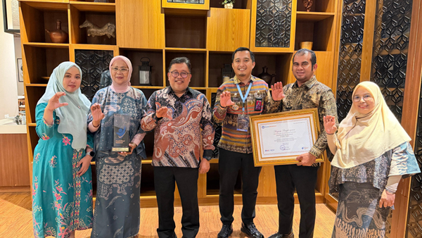 Takalar Mengguncang Nasional! Daeng Manye Bawa Pulang Penghargaan Bergengsi dari Kemendikdasmen