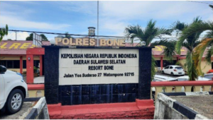 Proyek Rp10,7 Miliar Mangkrak, LSM Sebut Kasus Bola Soba Terkubur di Polres Bone