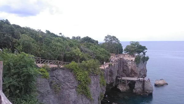 Wisata Tebing Apparalang, Kabupaten Bulukumba, Sulawesi Selatan Potret Buram Kelalaian Sistemik, Pengelola Apparalang Beroperasi Tanpa Standar Keselamatan