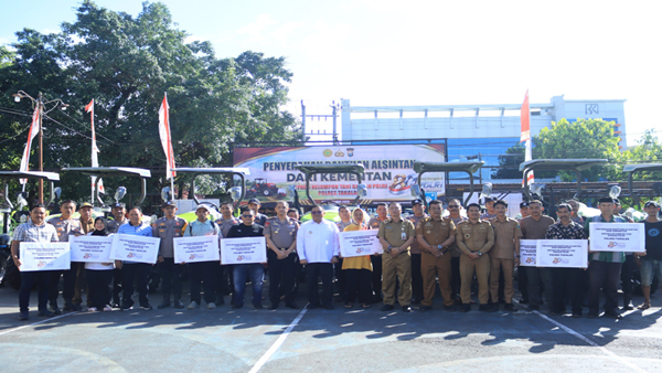 Bupati Takalar Mohammad Firdaus Daeng Manye, Kapolres Takalar AKBP Supriadi Rahman, Kepala Dinas Pertanian Parawangsa, serta sejumlah pejabat terkait. Kolaborasi Polri dan Pemerintah Ubah Wajah Pertanian Takalar Jadi Lebih Maju