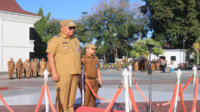 Bupati Takalar, Daeng Manye, memimpin Apel Gabungan Pemerintah Kabupaten Takalar di Lapangan Upacara Kantor Bupati Takalar, Bupati Takalar Tekankan Disiplin ASN, Tegaskan TPP Bergantung pada Kinerja