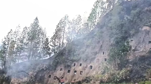 Karhutla di Toraja Utara Hanguskan Makam Tebing, 270 Jenazah Jadi Abu